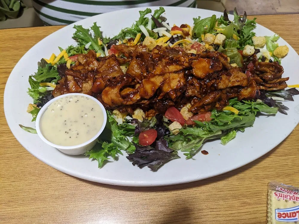 Garden Salad with Barbecue Barbecue